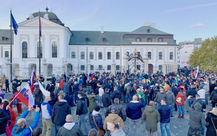 A tüntetés ma is folytatódik, a rendőrség készen áll közbelépni