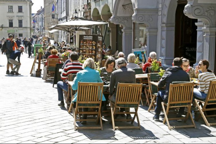 A Közegészségügyi hivatal szerint lehetséges a teraszok megnyitása