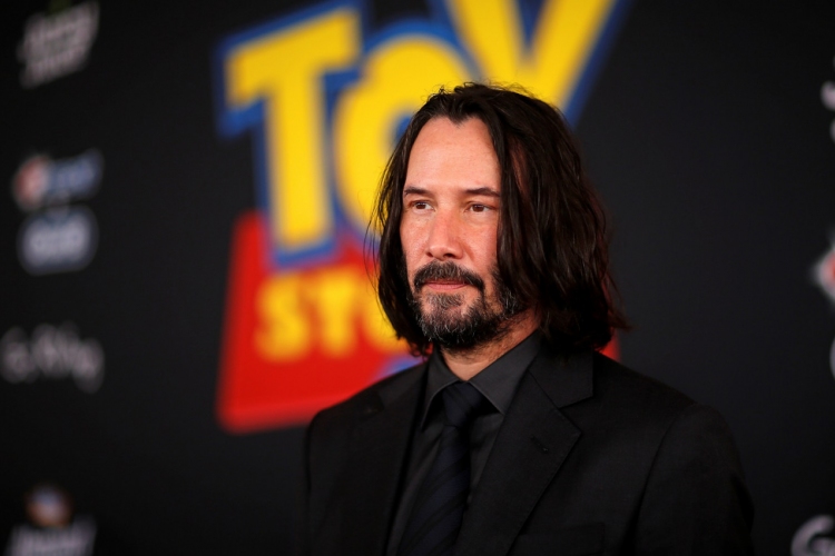 Keanu Reeves a járvány alatt is jótékonykodik 