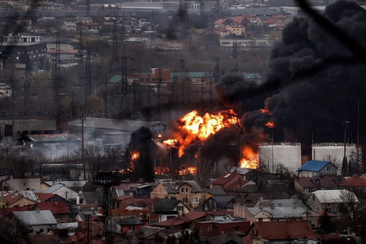 Lviv: Sűrűn lakott területeket bombáznak az oroszok