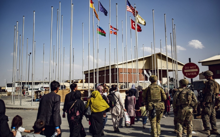 Ismét repülnek a gépek Kabulból: a spanyolok és a britek befejezték az evakuációt