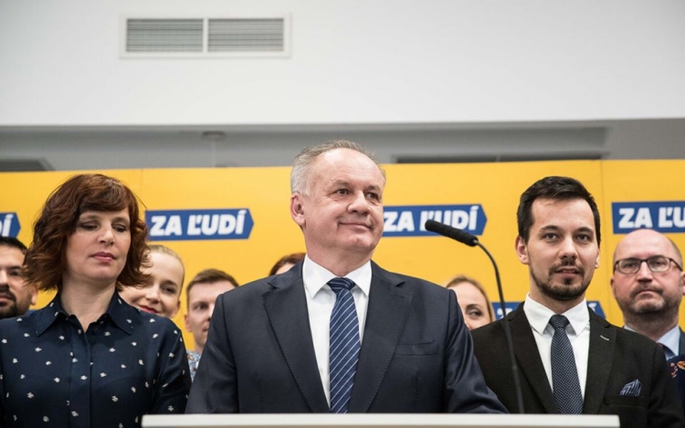 Marad-e Andrej Kiska a Za ľudí élén?