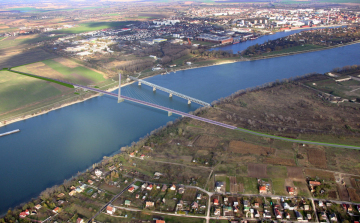 Holnaptól eláll az eső, de a jó idő még nem tér vissza Komáromba